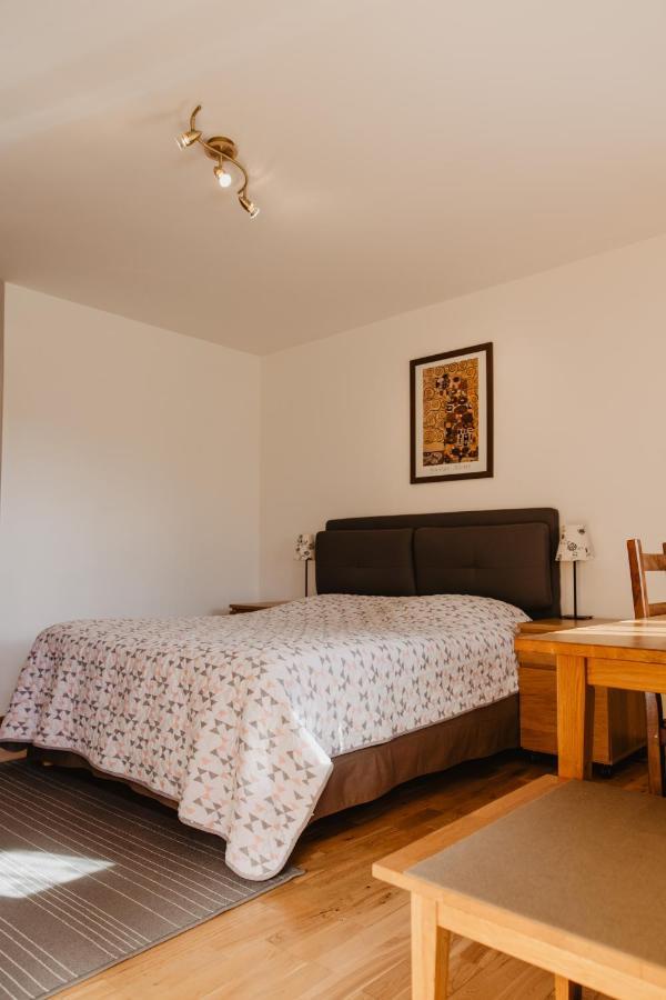 Hotel Les Charmilles De Mormal Landrecies Bagian luar foto