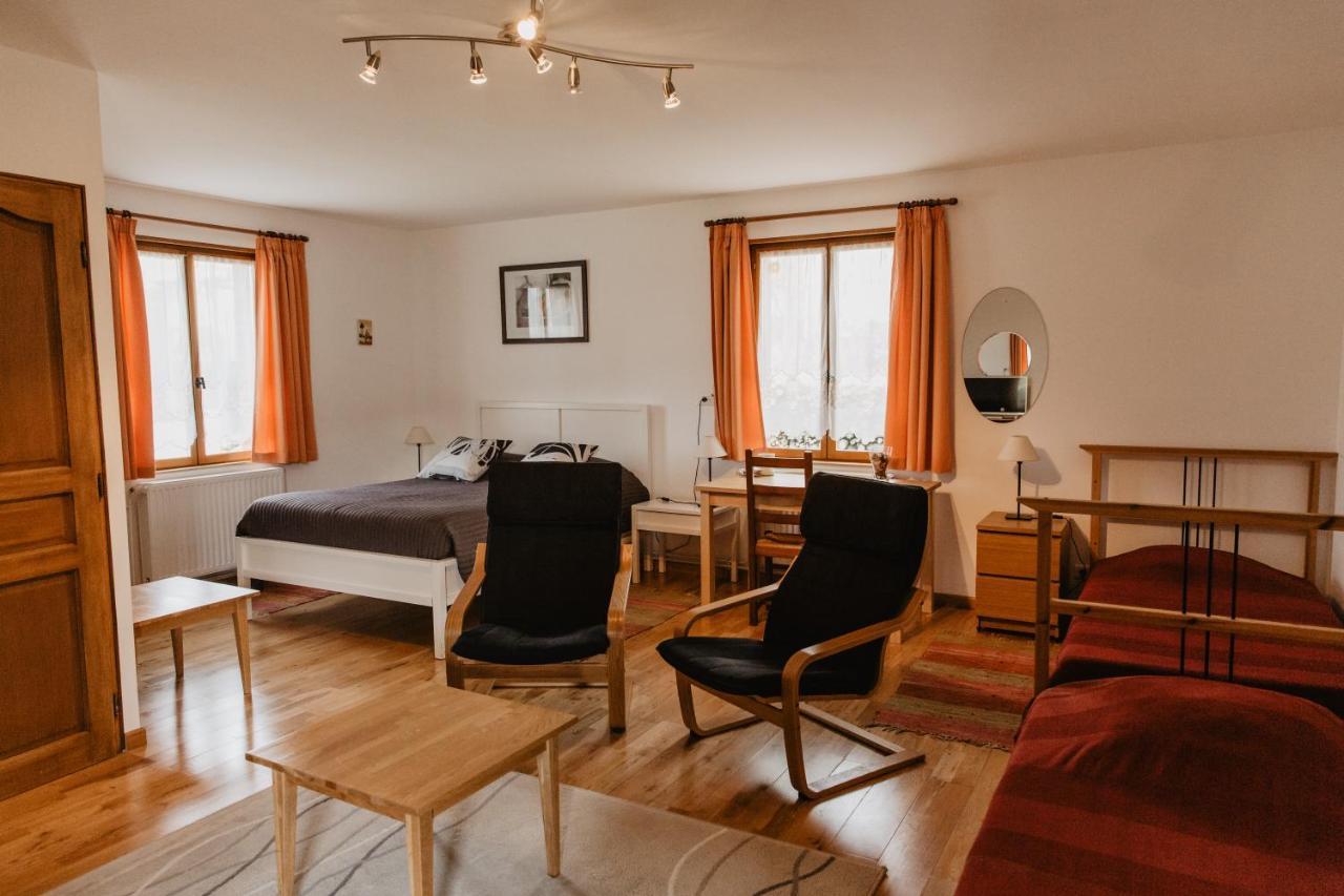 Hotel Les Charmilles De Mormal Landrecies Bagian luar foto