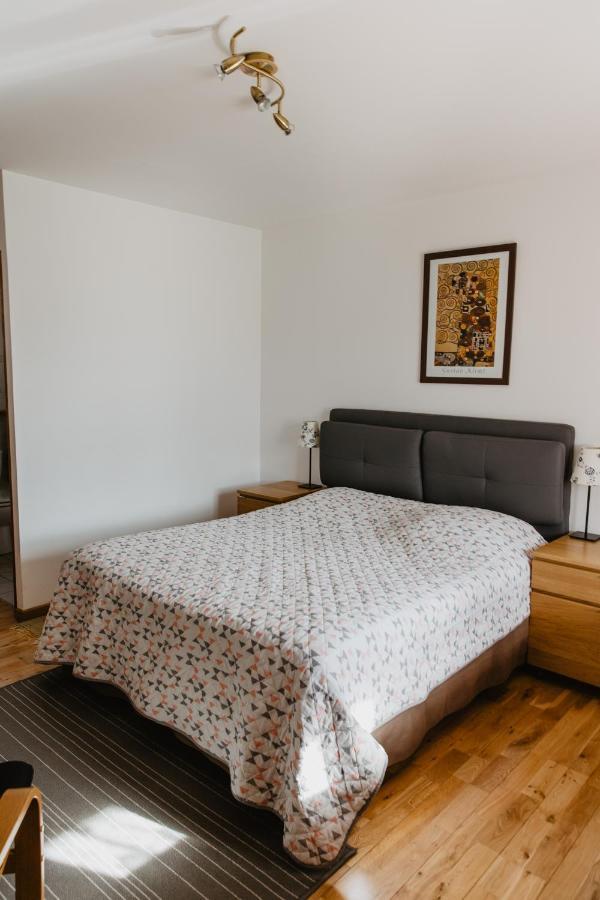 Hotel Les Charmilles De Mormal Landrecies Bagian luar foto
