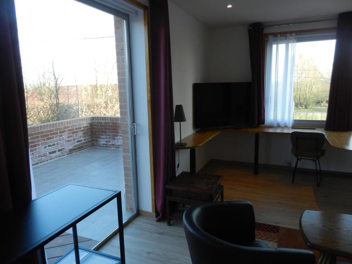 Hotel Les Charmilles De Mormal Landrecies Bagian luar foto
