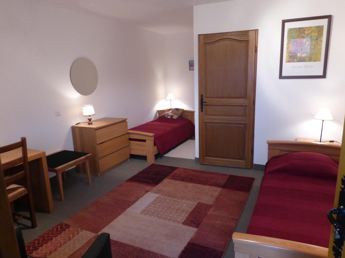 Hotel Les Charmilles De Mormal Landrecies Ruang foto