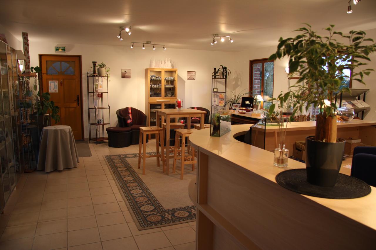 Hotel Les Charmilles De Mormal Landrecies Bagian luar foto