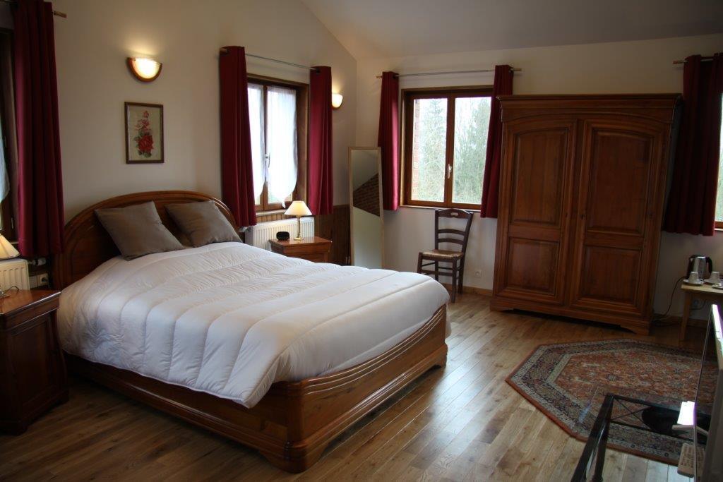Hotel Les Charmilles De Mormal Landrecies Bagian luar foto