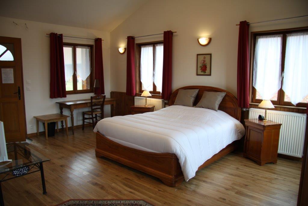 Hotel Les Charmilles De Mormal Landrecies Bagian luar foto